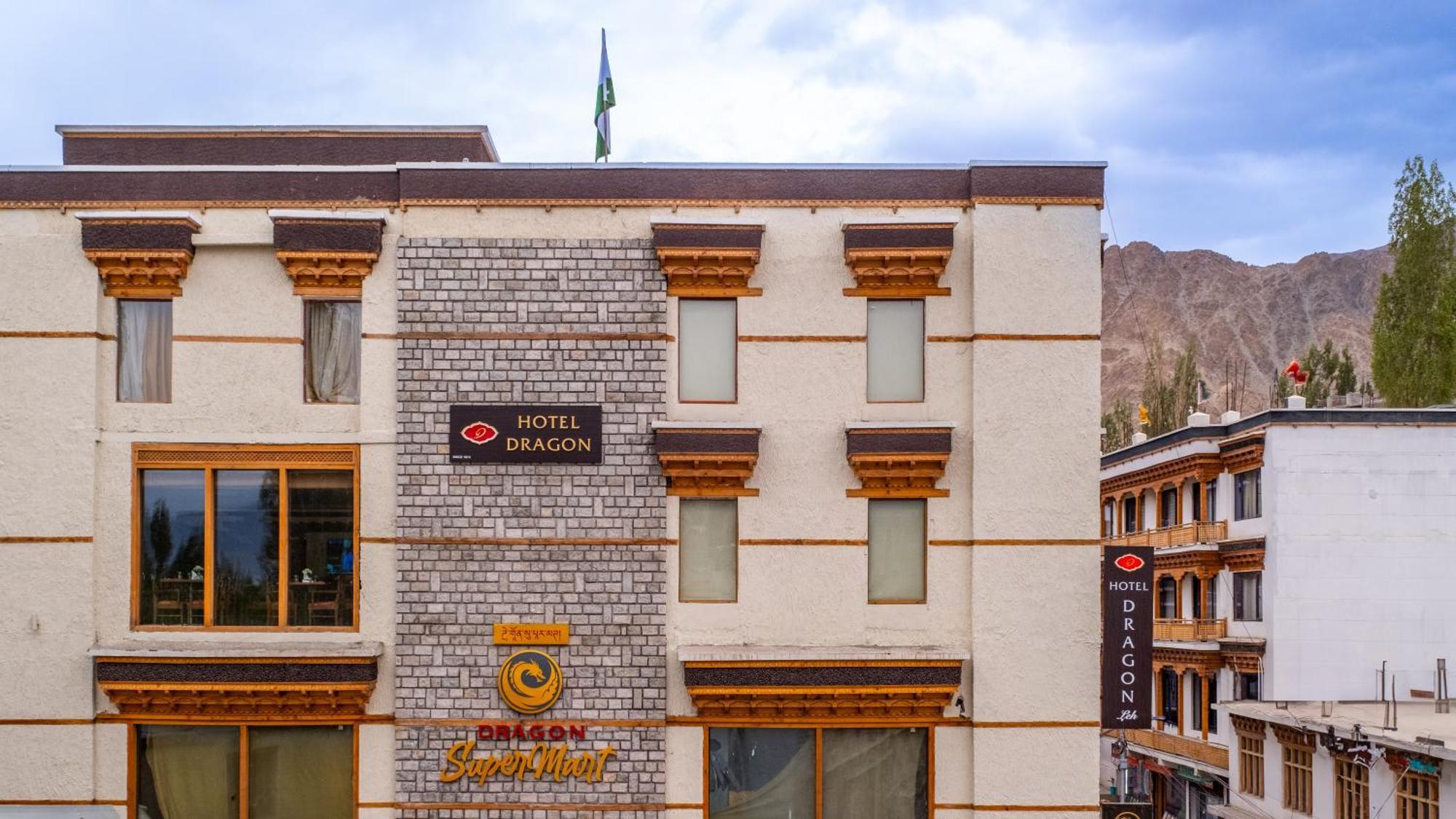 Hotel Dragon Leh Bagian luar foto