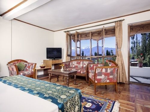 Hotel Dragon Leh Bagian luar foto