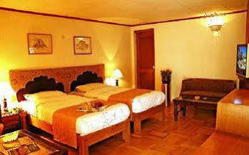 Hotel Dragon Leh Bagian luar foto